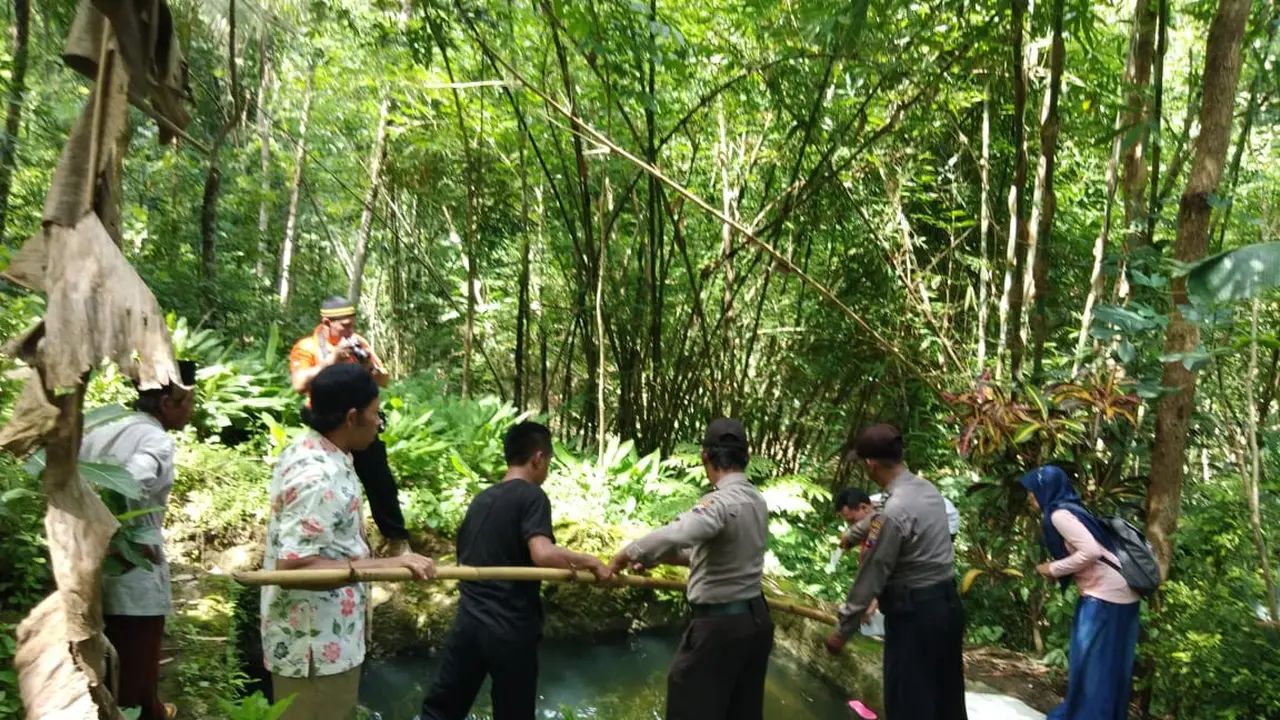 TKP tenggelamnya bocah berusia dua tahun di Kebumen. (Foto: Liputan6.com/Polres Kebumen/Muhamad Ridlo)