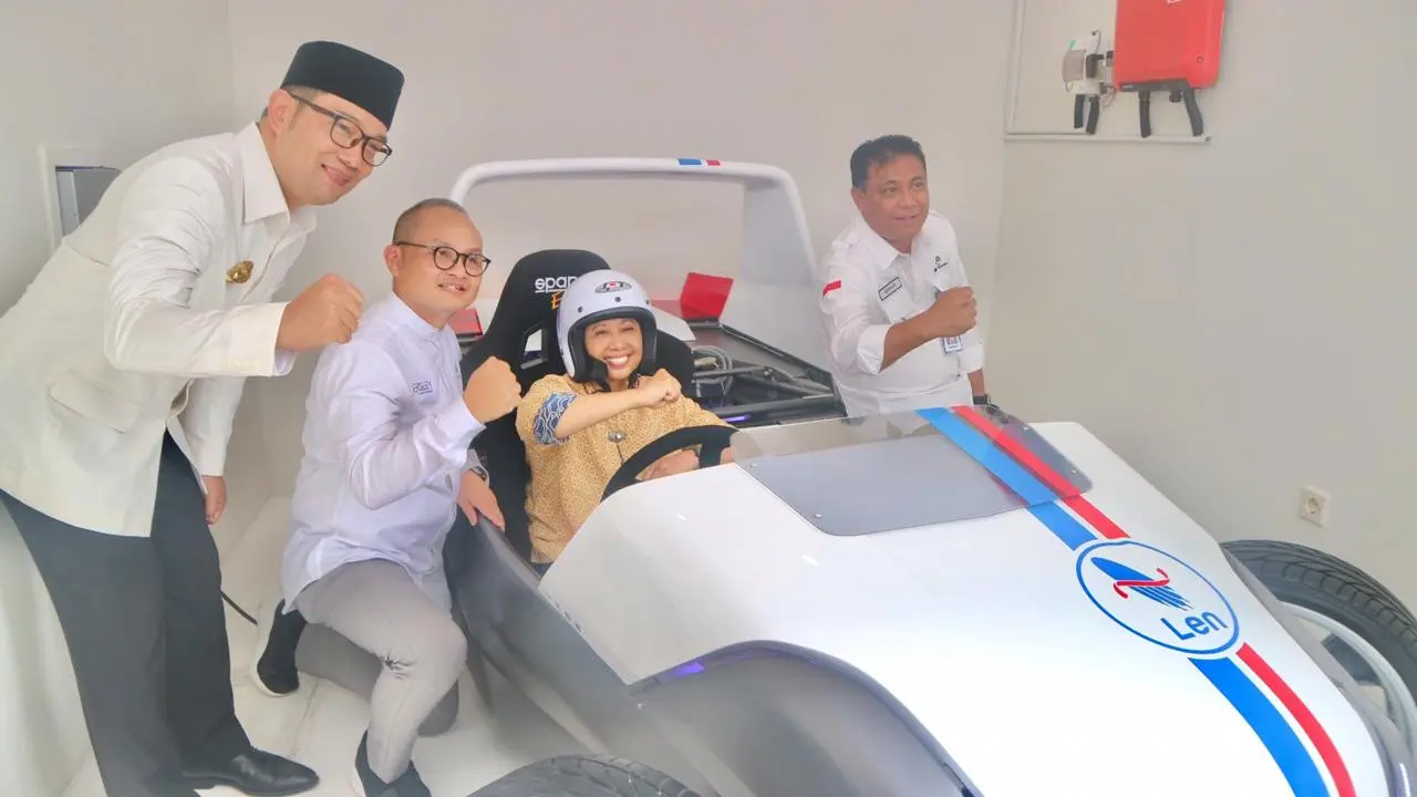 Menteri BUMN Rini Soemarno saksikan peluncuran produk PT Len Industri
