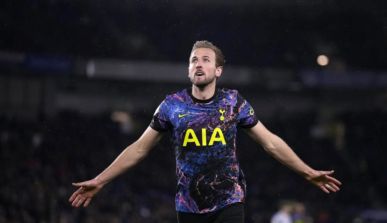 Keunggulan 2-0 bertahan hingga akhir laga. Kemenangan ini membuat Harry Kane dan kolega duduk di peringkat ketujuh dengan koleksi 48 poin dari 28 laga atau terpaut tiga poin dari Arsenal di posisi keempat dengan raihan 51 poin dari 27 laga. (AFP/Matt Dunham)