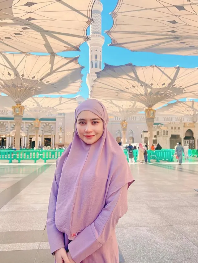 Mix and Match ala Prilly Latuconsina (Instagram/@prillylatuconsina96)