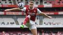 <p>Calum Chambers. Bek tengah Inggris berusia 27 tahun ini didatangkan Arsenal dari Southampton pada awal musim 2012/2013 dengan nilai transfer 20,23 juta euro. Sempat mendapat tempat di awal kedatangannya, akhirnya ia harus rela dipinjamkan ke beberapa klub hingga akhir musim 2018/2019. Usai kembali dari masa peminjaman, nyatanya ia masih belum mampu menembus skuat utama akibat kalah bersaing dengan dua pendatang baru, Gabriel Magalhaes dan Ben White. Pada Januari 2022 ia sepakat memutus kontrak untuk berlabuh bersama Aston Villa. (AFP/Pool/Neil Hall)</p>