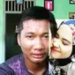 5 Potret Lucu Jomblo Mengkhayal Dicium Pacar Ini Bikin Ngakak (sumber: Instagram.com/ngakakkocak)