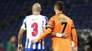 Laga FC Porto vs Juventus menjadi ajang reuni antara Pepe dan Cristiano Ronaldo meski sebagai lawan. Keduanya adalah rekan saat berseragam Real Madrid dan Timnas Portugal. (AP/Luis Vieira)