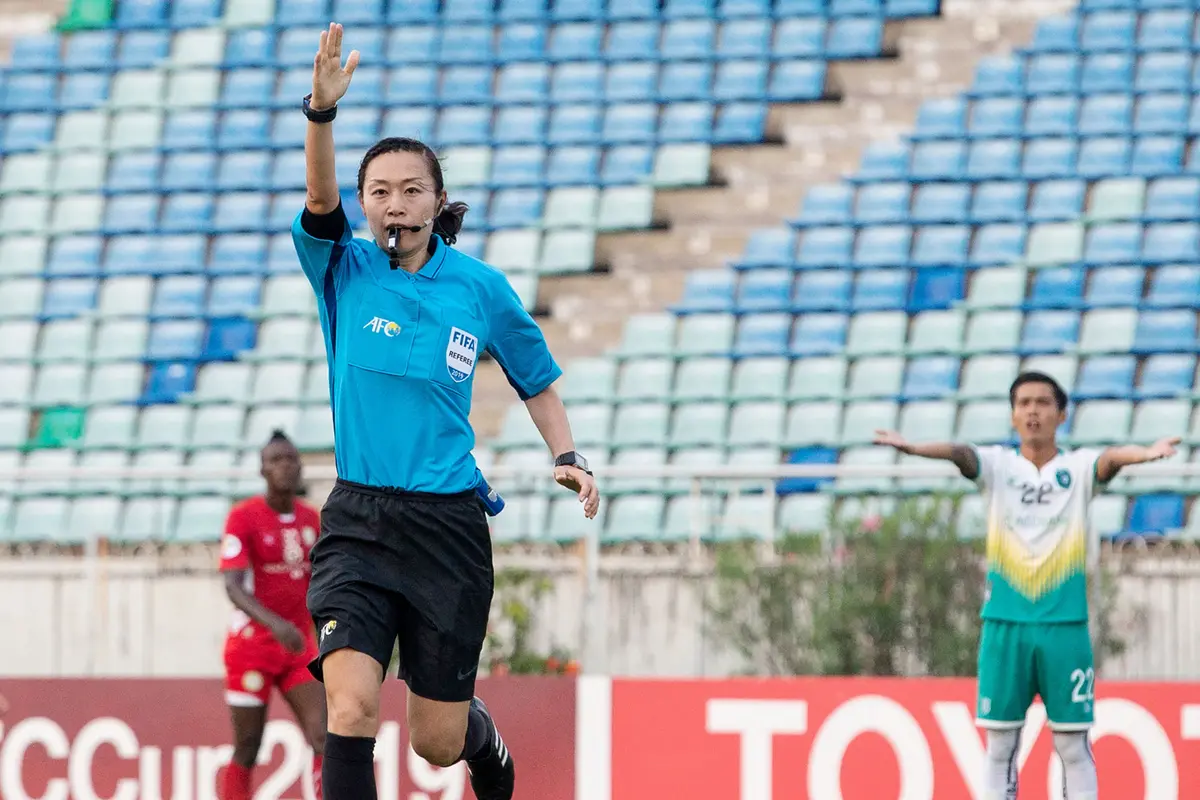Foto: Mengenal Sosok Wasit Wanita yang Bertugas di Piala Dunia 2022