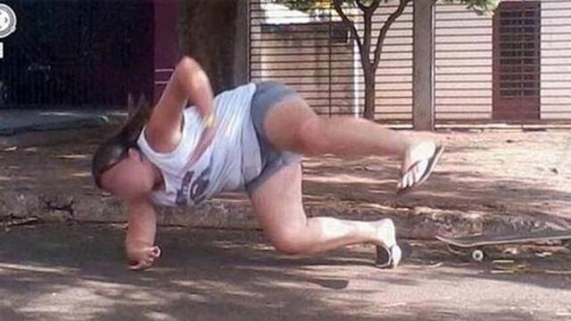 7 Momen Apes Terekam Google Street View, Bikin Ngakak