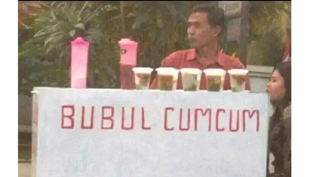 6 Spanduk Jualan Bubur Ini Nyeleneh Banget, Bikin Pembeli Ngakak
