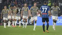 Juventus meraih kemenangan 1-0 atas Atalanta pada laga final Coppa Italia musim ini di Stadio Olimpico, Roma, Kamis (16/5/2024) dini hari WIB. Gol tunggal Juve dicetak Dusan Vlahovic pada menit ke-4. Hasil tersebut membuat Juve keluar sebagai kampiun, dan mengangkat trofi ke-15 di Coppa Italia. (AP Photo/Gregorio Borgia)