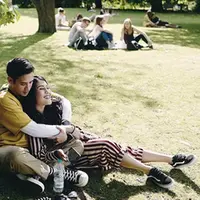 Sebelum melakukan bulan madu ke Amsterdam dan London, pasangan ini memanfaatkan waktu sempit di sela-sela pekerjaan berbulan madu di Bali Beberapa waktu lalu. Kini, ia mengaku baru pulang dari bulan madu ke Eropa. (Instagram/tarrabudiman)