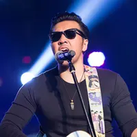 David saat menghibur dalam acara Jakarta Urban Gigs yang digelar di parkir kota Kasablanka Sabtu (20/2) malam. (Dezmond Manullang/Bintang.com)