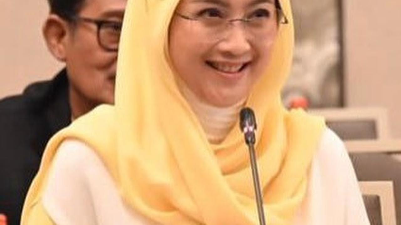 Rahasia Awet Muda Desi Ratnasari