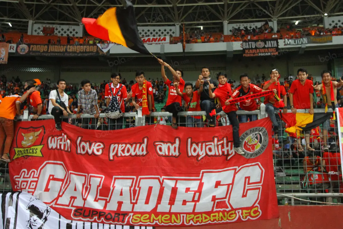 Suporter Semen Padang