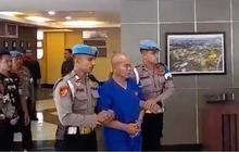 Dikawal Ketat Tangan Diborgol, Ini Penampakan Kabagops Polres Solok yang Tembak Mati Temannya di Kantor Polisi