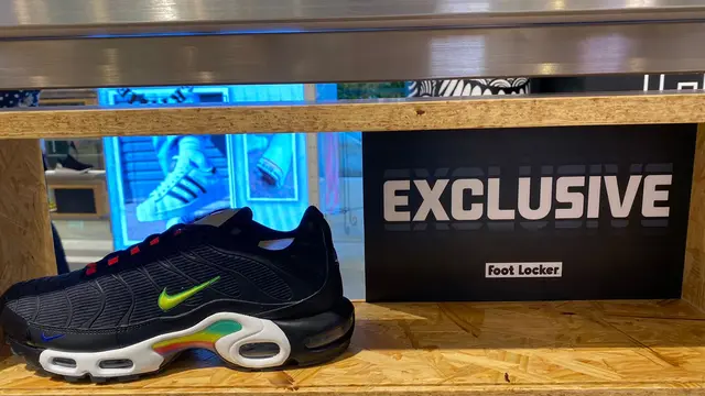 Nike Air Max PLU Hitam