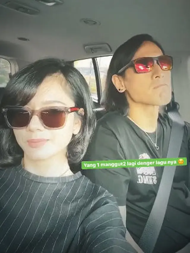 Jarang Terekspos, Ini 7 Potret Mesra Chef Juna dan Kekasih