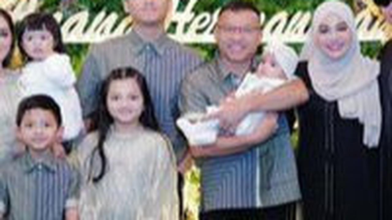 Masih Dapat Banyak Hadiah, Intip Momen Ulang Tahun Anang Hermansyah Ke-55