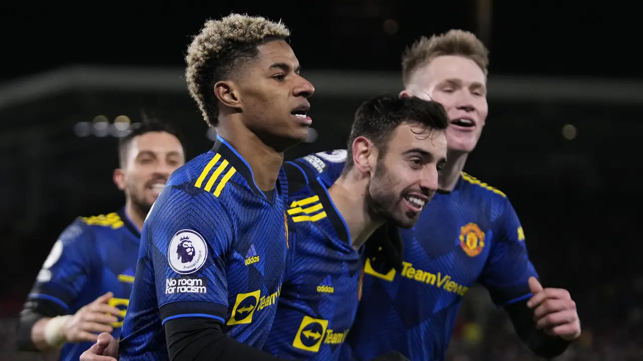 Foto: Bruno Fernandes Gak Maruk, Sumbang Dua Assist saat Manchester United Benamkan Brentford 3-1 di Liga Inggris