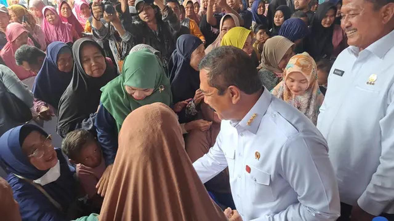 Blak-Blakan Menteri Imipas Sulit Tangkap Riza Chalid di Malaysia