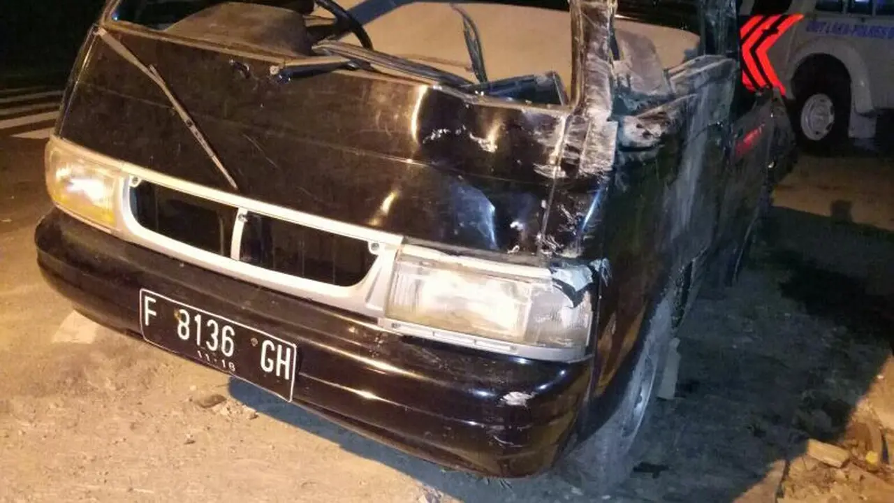 Pick up yang terbalik di Bogor