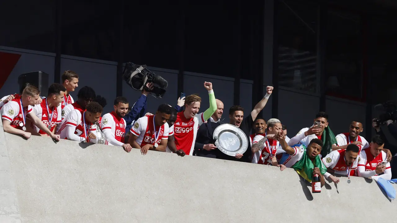 FOTO: Gilas Emmen 4-0, Ajax Amsterdam Pastikan Gelar Juara Liga Belanda 2020-2021