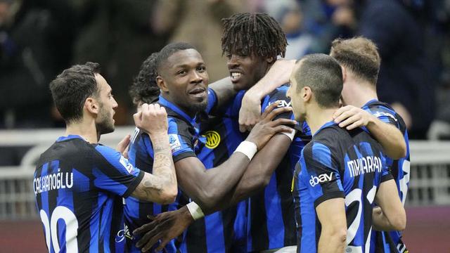 Foto: Inter Milan Masih Terlalu Tangguh Bagi Lecce, Barella Ciamik, Bisseck Cetak Gol Perdana