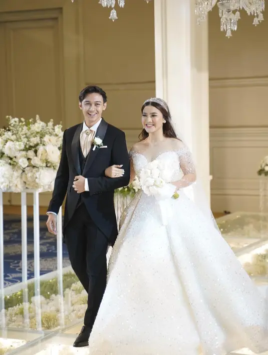 Bicara soal pernikahan, Felicya Angelista dan Caesar Hito sempat menundanya akibat Pandemi Covid-19. Namun akhirnya mereka sudah melangsungkan pernikahan yang dihadiri orang-orang tersayang. (Instagram/felicyangelista_)
