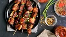 Sate kambing tak pernah salah apalagi jika ingin dibumbu kecap sederhana. (Tatiana Volgutova/Shutterstock.com)