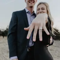 Ilustrasi bertunangan. (Foto: unsplash.com)