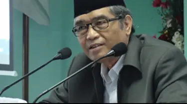 Menanggapi kejadian penangkapan artis AA dan mucikari RA, Majelis Ulama Indonesia menyayangkan sikap Polres Jakarta Selatan yang hanya menjadikan AA sebagai saksi.