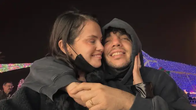 Selena Gomez Rayakan Natal Pertama Sebagai Istri Benny Blanco dengan penuh kehangatan. [@selenagomez]