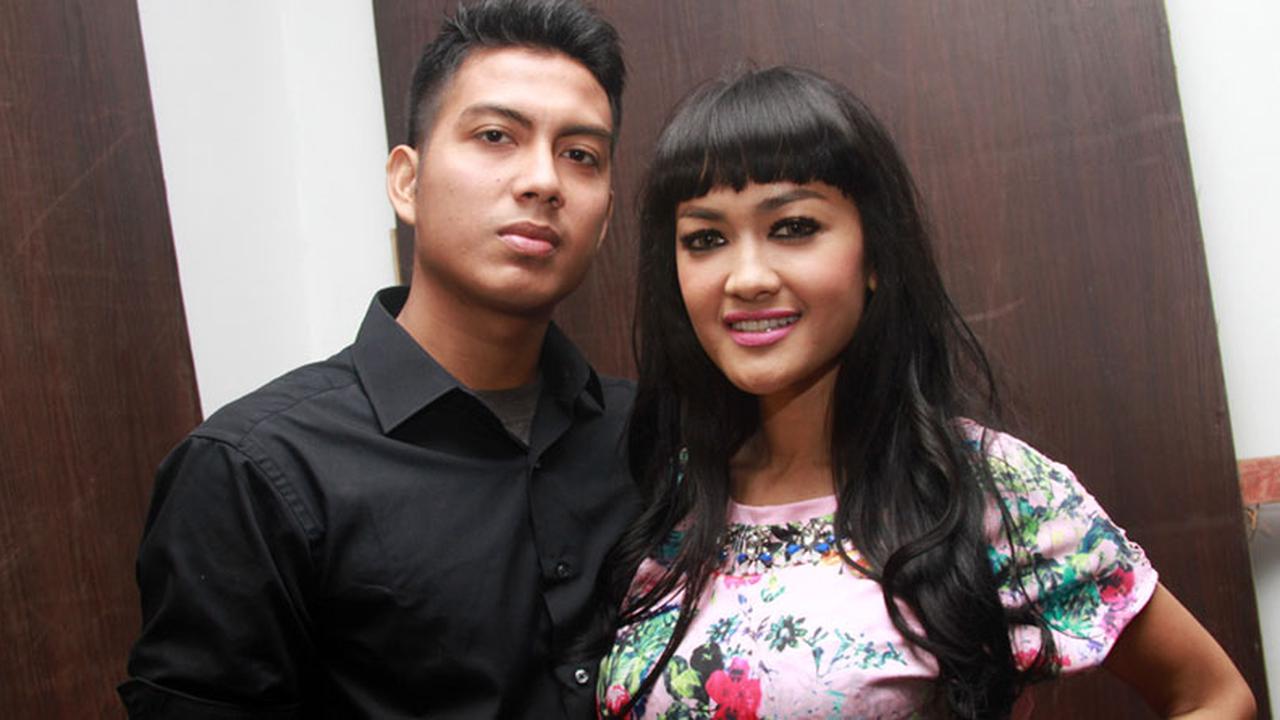 Julia Perez dan Mumu