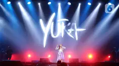 Penyanyi dan musisi Yura Yunita menjadi satu penampil dalam gelaran festival musik Pestapora 2023 hari pertama di Gambir Expo dan Hall D2 JIEXPO Kemayoran, Jakarta, Jumat (22/9/2023). (Fimela.com/Bambang E Ros)