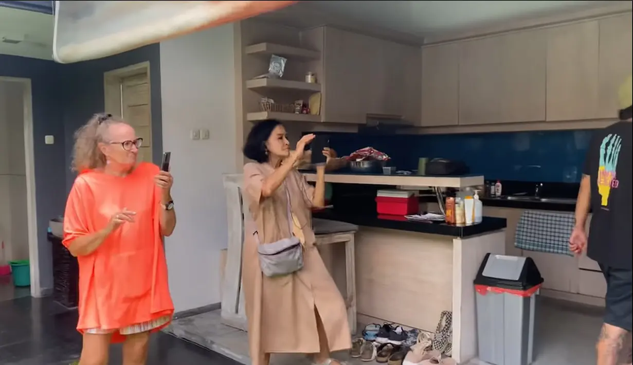 Nadine Chandrawinata dan Dimas Anggara (Youtube/Langkah ND)