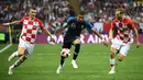 Permainan tak terlalu berbeda di babak kedua. Kroasia tetap unggul penguasaan bola dan Prancis selalu memainkan serangan balik yang sangat efektif. (AFP/Franck Fife)