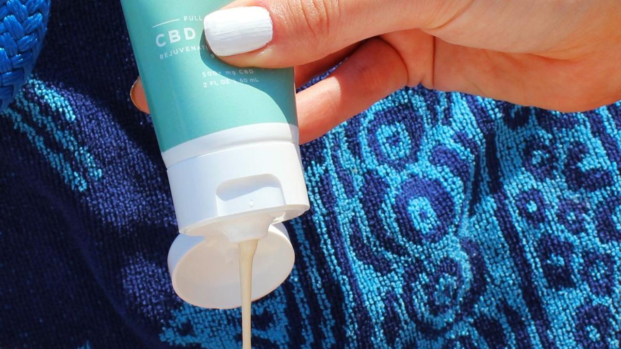 1. Pertimbangkan Sunblock dengan Minimal SPF 30<br>