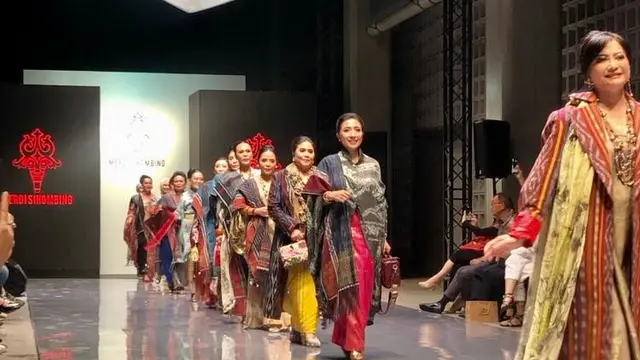 Suasana Fashion Show Merdi Sihombing 2024 di Jakarta
