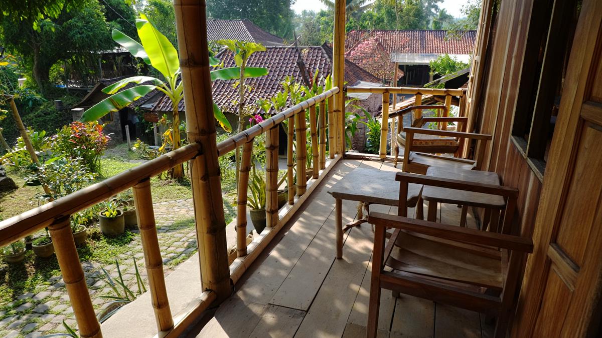 15 Tips Membuat Teras Sederhana di Kampung, Punya Bentuk yang Nyaman Cantik dan Estetik