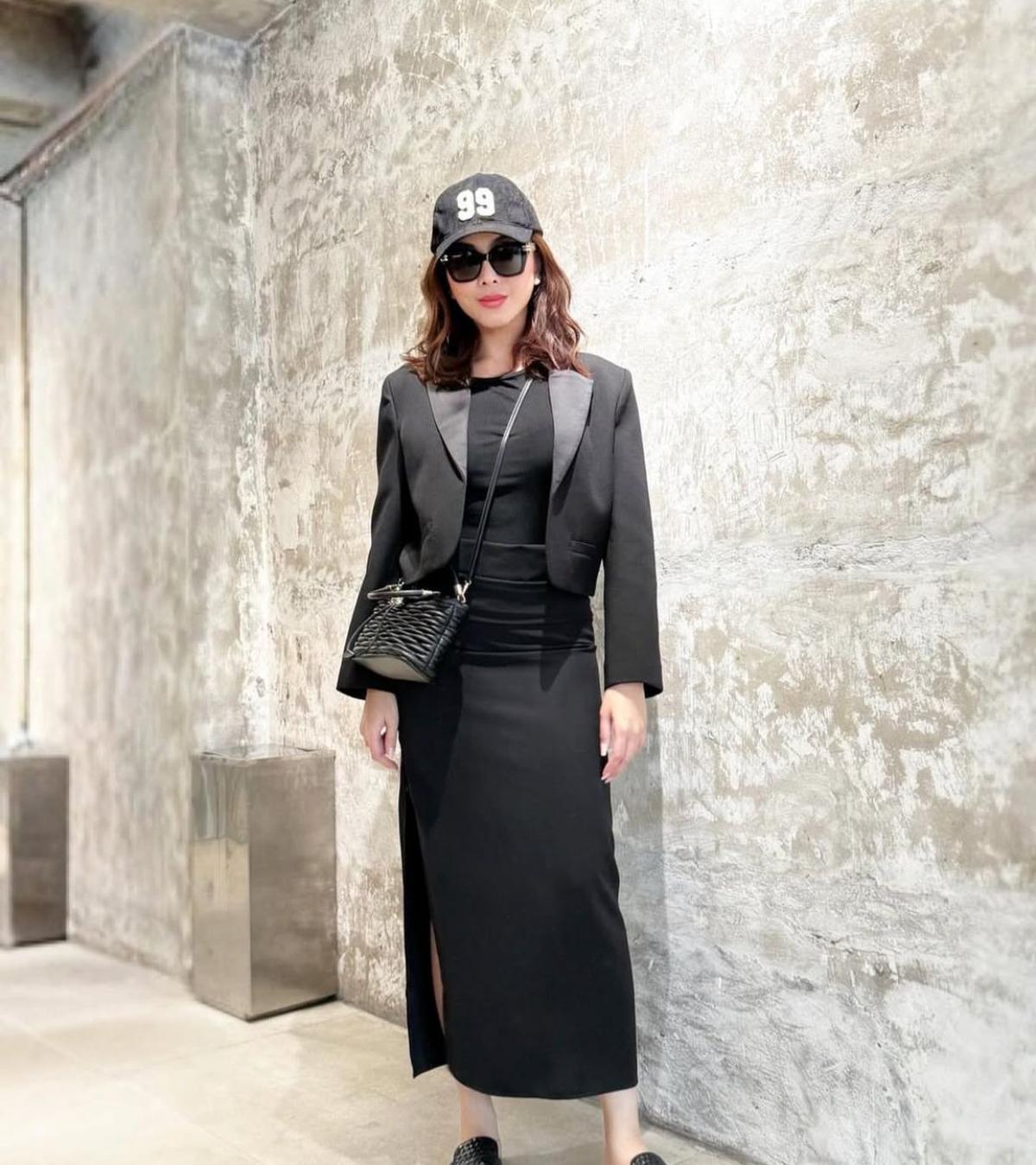 Dhena Devanka Tampil Memukau dengan Outfit Serba Hitam, Awet Muda dan Stylish!