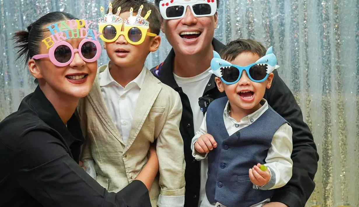 Model internasional itu juga tak mau ambil pusing dengan unggahan pria yang menikahi pada 2018 silam ini. Terlebih, selama ini Paula melihat sang suami sangat jahil. [Instagram/paula_verhoeven]