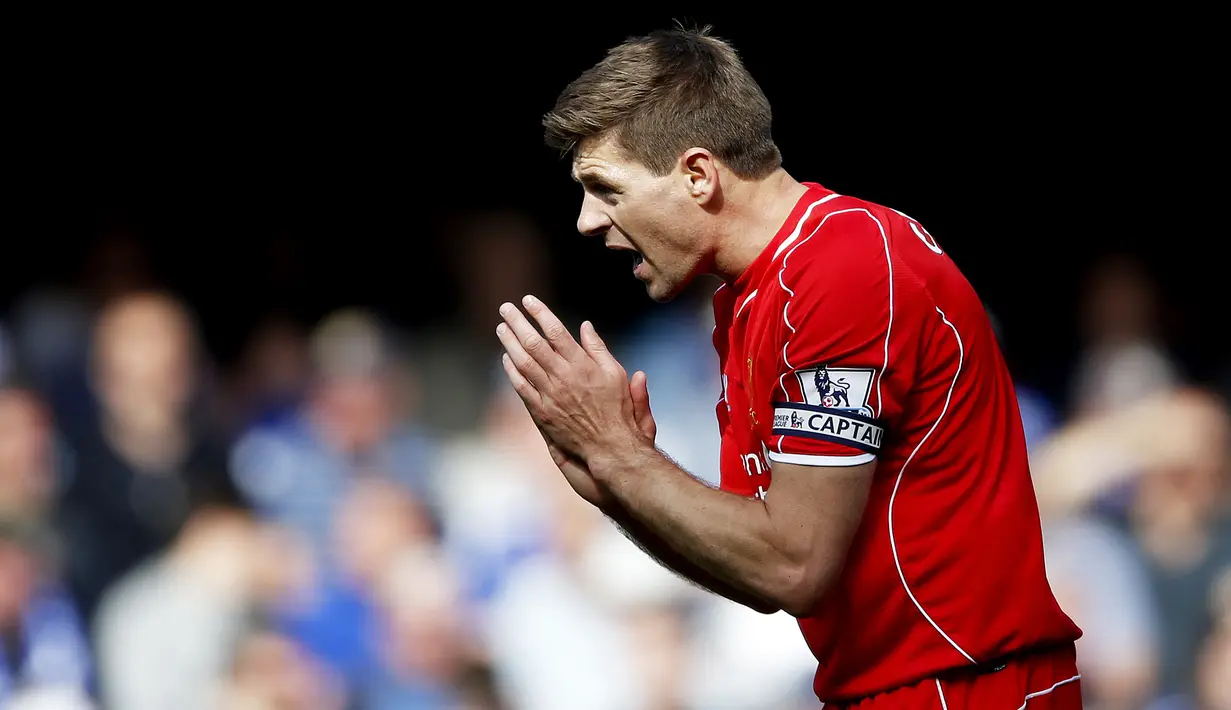 Ekspresi Steven Gerrard setelah mencetak gol ke gawang Chelsea. 10 Mei 2015. (Action Image via Reuters/Carl Recine)