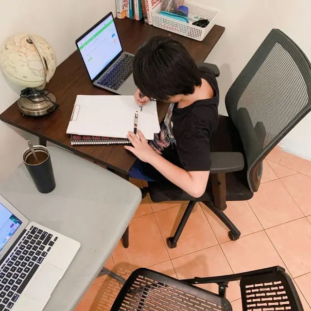 [Fimela] Rumah Eross Chandra