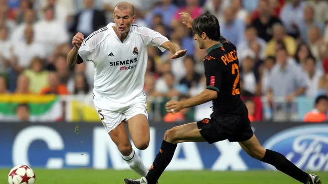 Zinedine Zidane, Legenda Sepak Bola Sang Pelatih Real Madrid