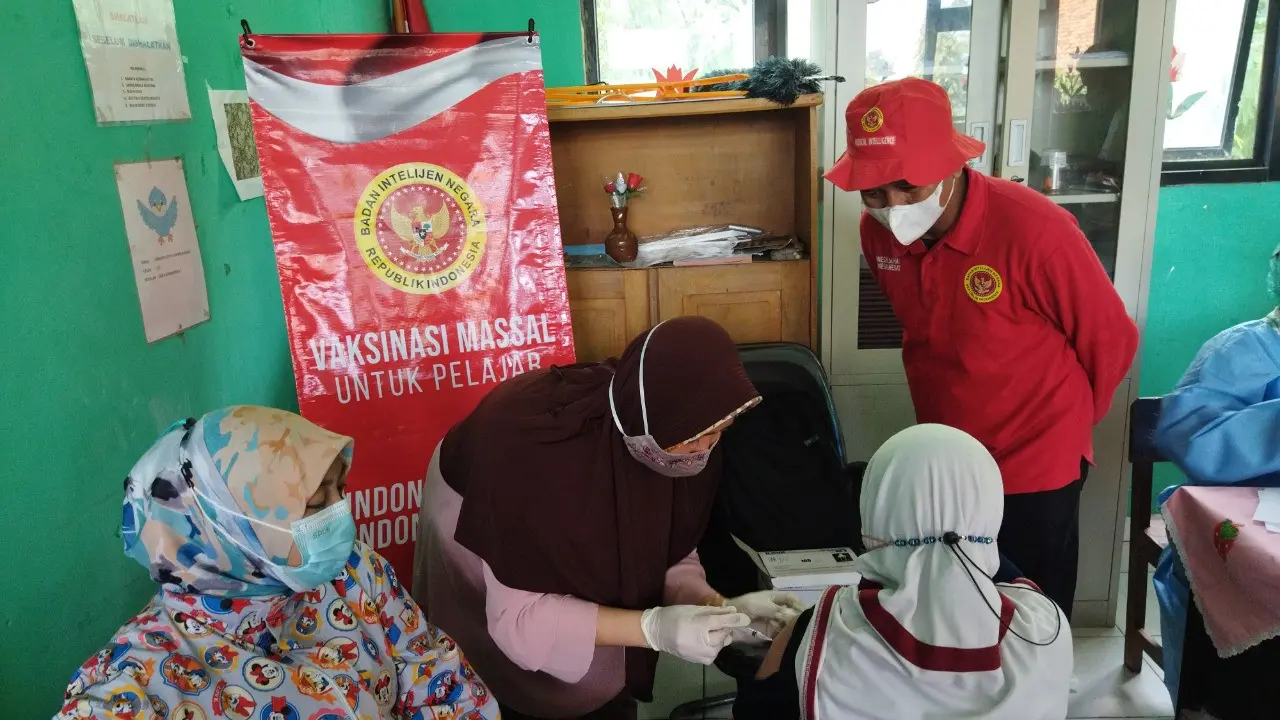 Binda Banten menggelar vaksinasi untuk pemudik di Pelabuhan Merak. (Ist)