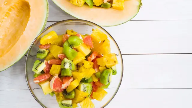 Ilustrasi salad buah/freepik.com