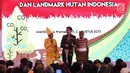 Presiden Joko Widodo saat memperingati hari lingkungan hidup 2017 di Kementerian Kehutanan, Jakarta, Selasa (2/8). Presiden memperingati Hari Lingkungan Hidup 2017 dengan "Connecting People to Nature". (Liputan6.com/Angga Yuniar)