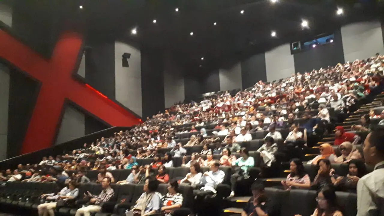 Diskusi Bedah Otak di Bioskop Medan