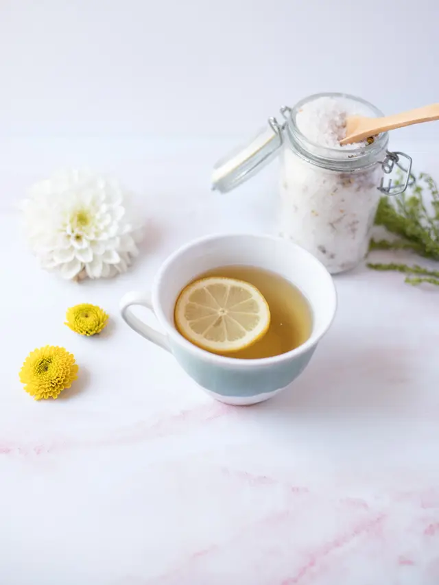 ilustrasi manfaat teh lemon yang baik untuk menyehatkan tubuh/Sarah Gualtieri/unsplash