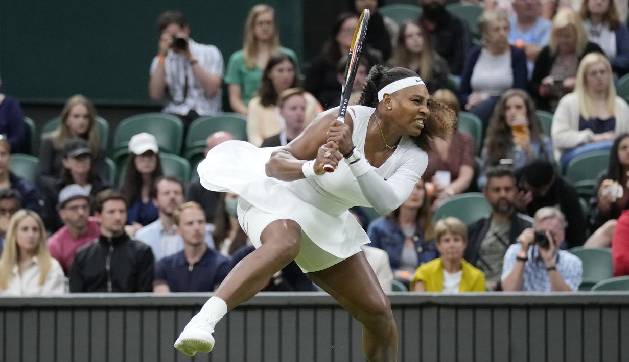 Petenis 39 tahun itu mengaku sangat sedih dan terpukul dengan kejadian ini. (AP/Kirsty Wigglesworth)