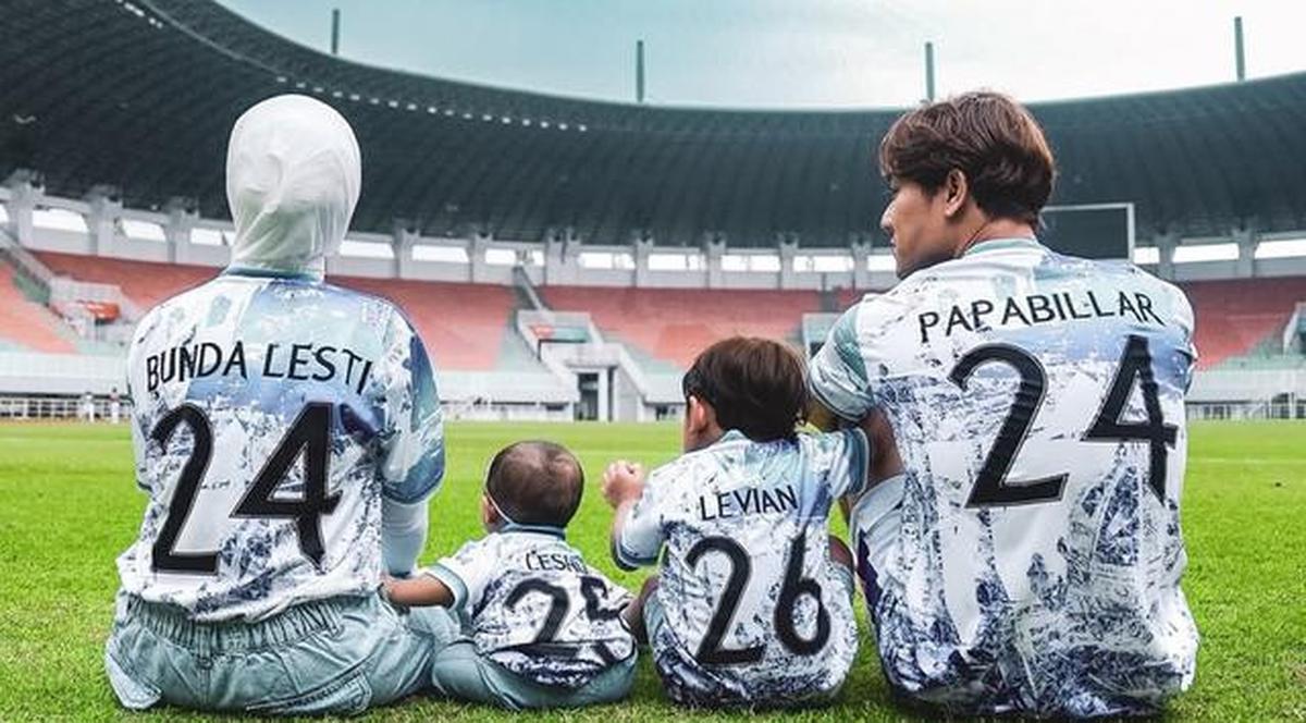 20 Seleb yang Umumkan Hamil di Tahun 2025, Kebahagiaan Melimpah