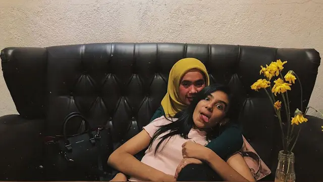 6 Potret Kebersamaan Nabila Atmaja dan Ibunda, Bak Kakak Adik