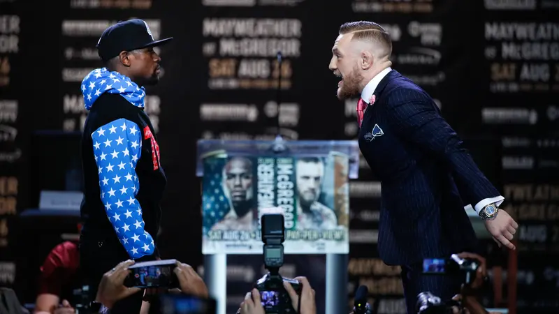 Floyd Mayweather dengan Conor McGregor